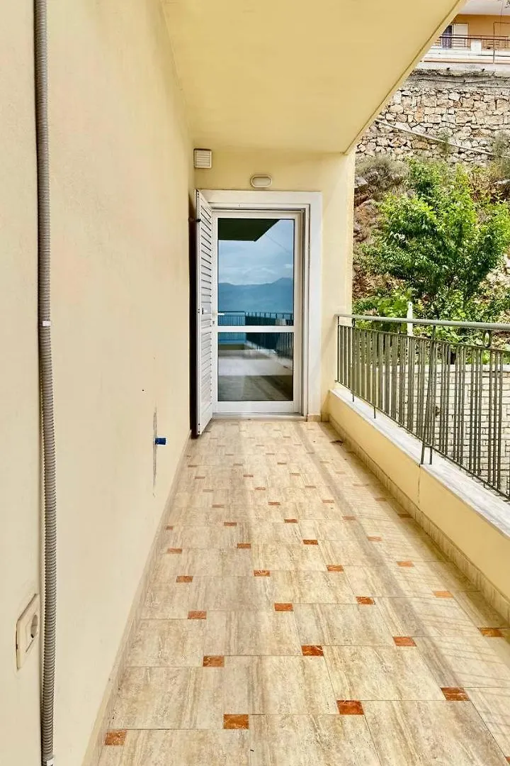 Colorful sea view apartment Sarandë